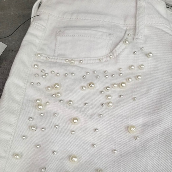 NWT Women’s White Denim with Pearls  Boyfriend Slim Straight-Leg Jeans - Picture 2 of 16